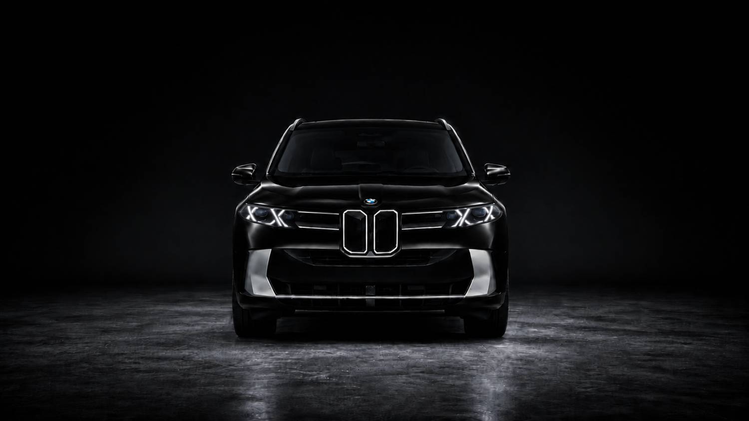 BMW X5 در رنگ مشکی