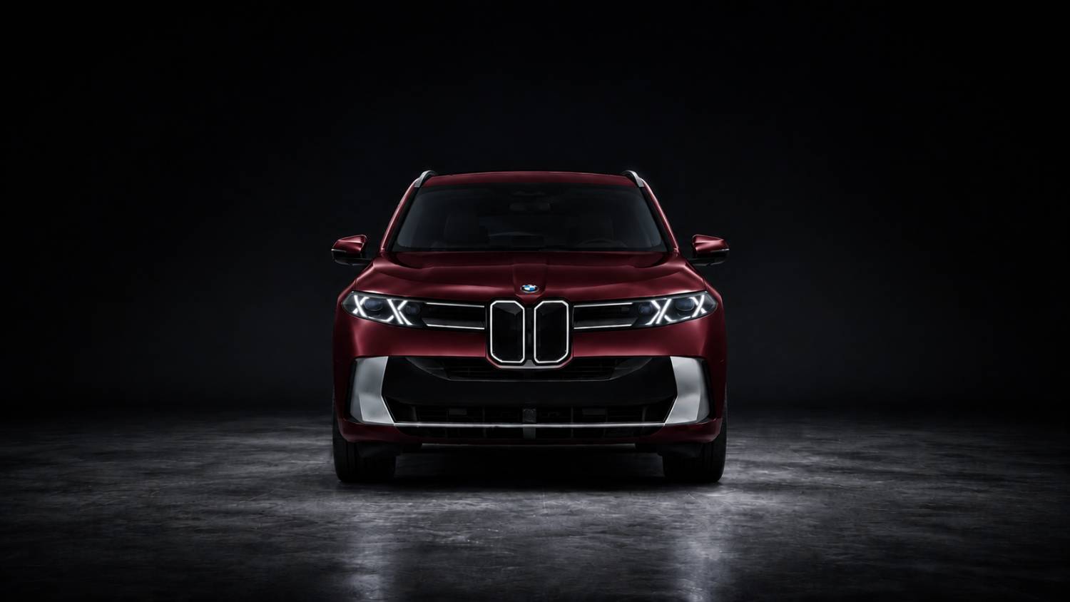 BMW X5 در رنگ آلبالویی